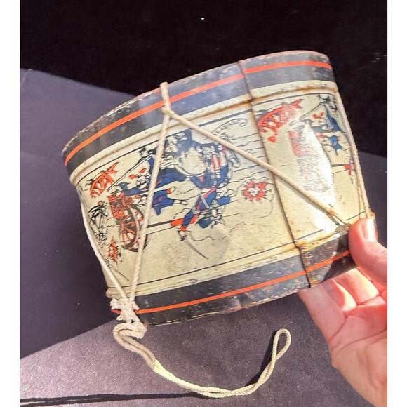 1800S EARLY CHILD'S TIN DRUM WITH ORIGINAL STRINGS WAR BATTLE ON SIDE CONVERSE - Picture 12 of 14